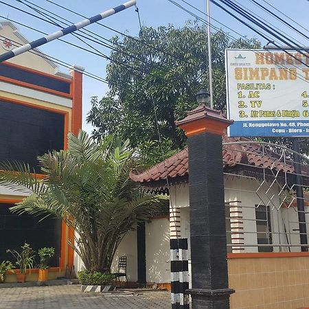 Simpang Tujuh Otel Cepu Dış mekan fotoğraf