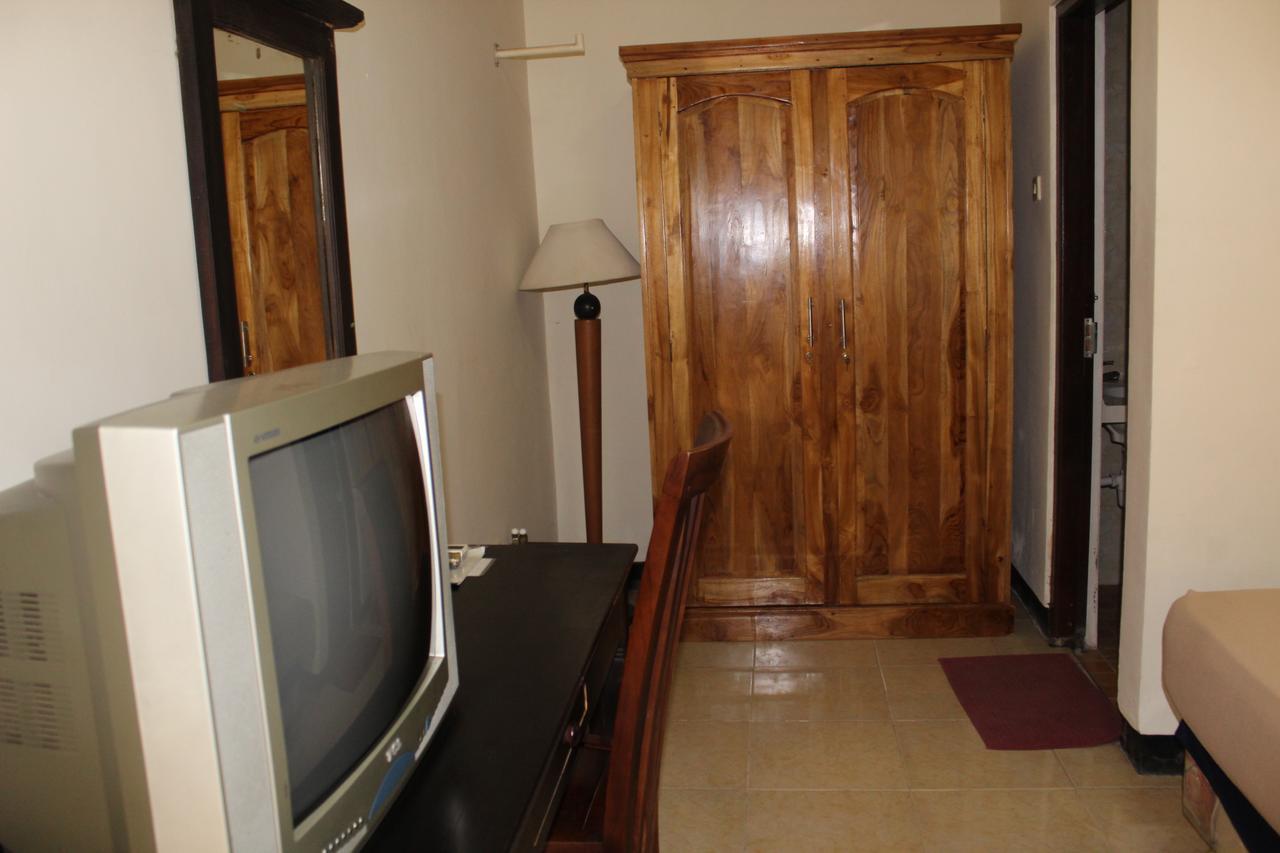 Simpang Tujuh Otel Cepu Dış mekan fotoğraf