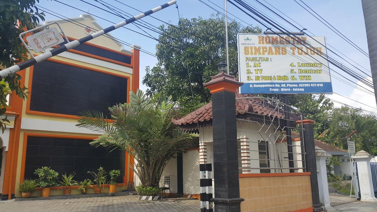 Simpang Tujuh Otel Cepu Dış mekan fotoğraf